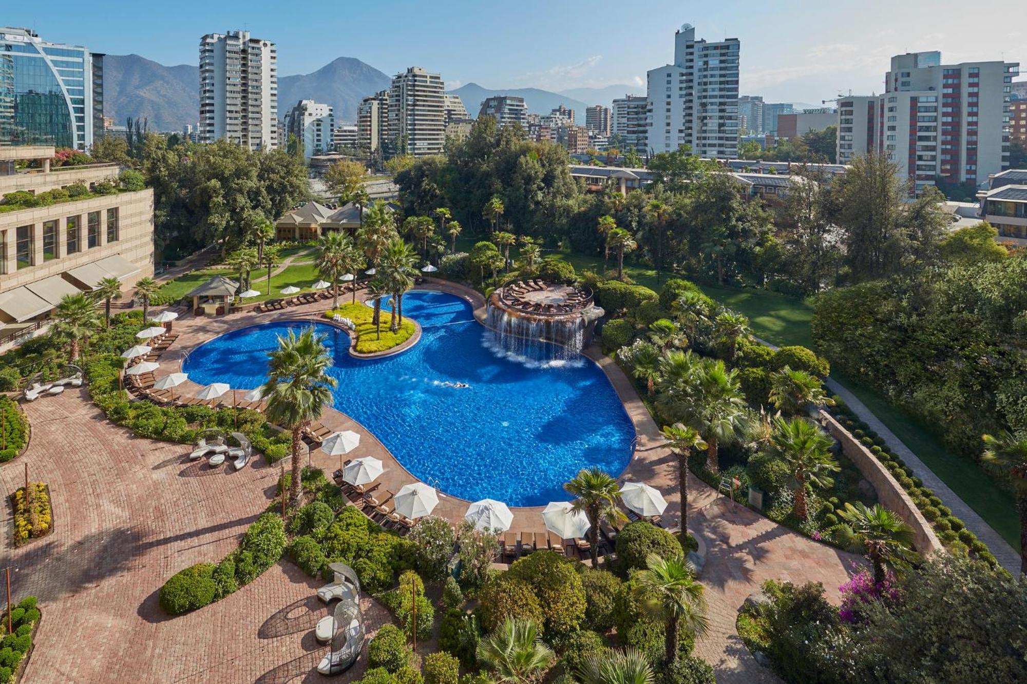 Mandarin Oriental, Santiago Ξενοδοχείο Εξωτερικό φωτογραφία The pool at the JW Marriott Santiago
